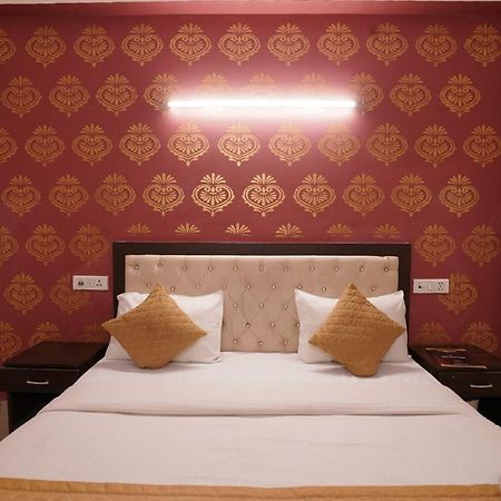 Hotel Tourist Palace New Delhi Buitenkant foto