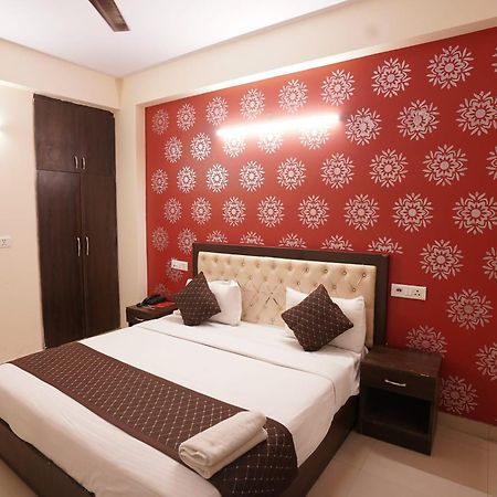 Hotel Tourist Palace New Delhi Buitenkant foto