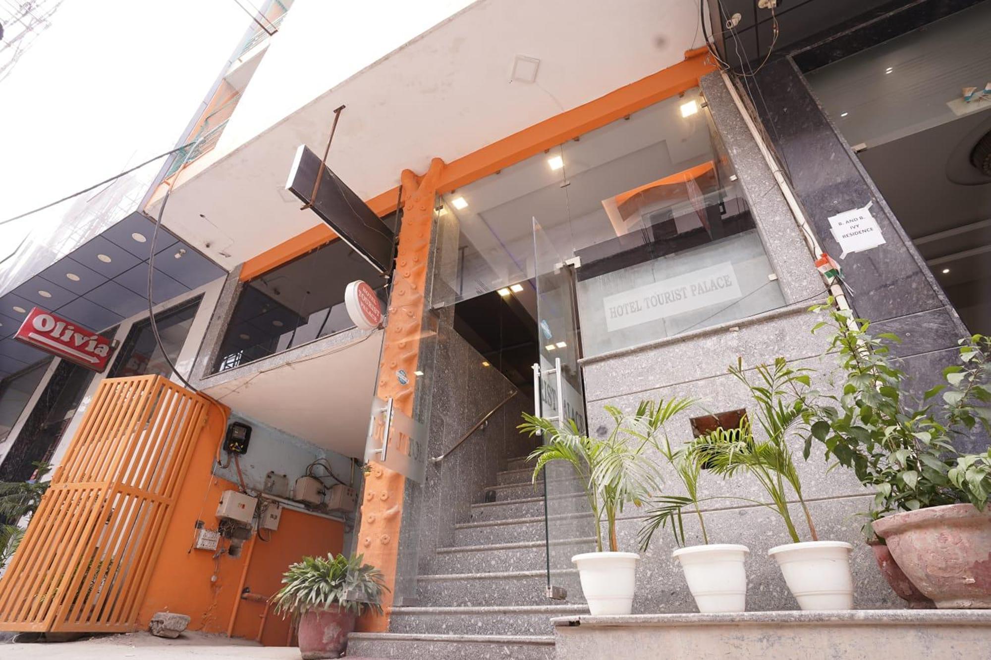 Hotel Tourist Palace New Delhi Buitenkant foto