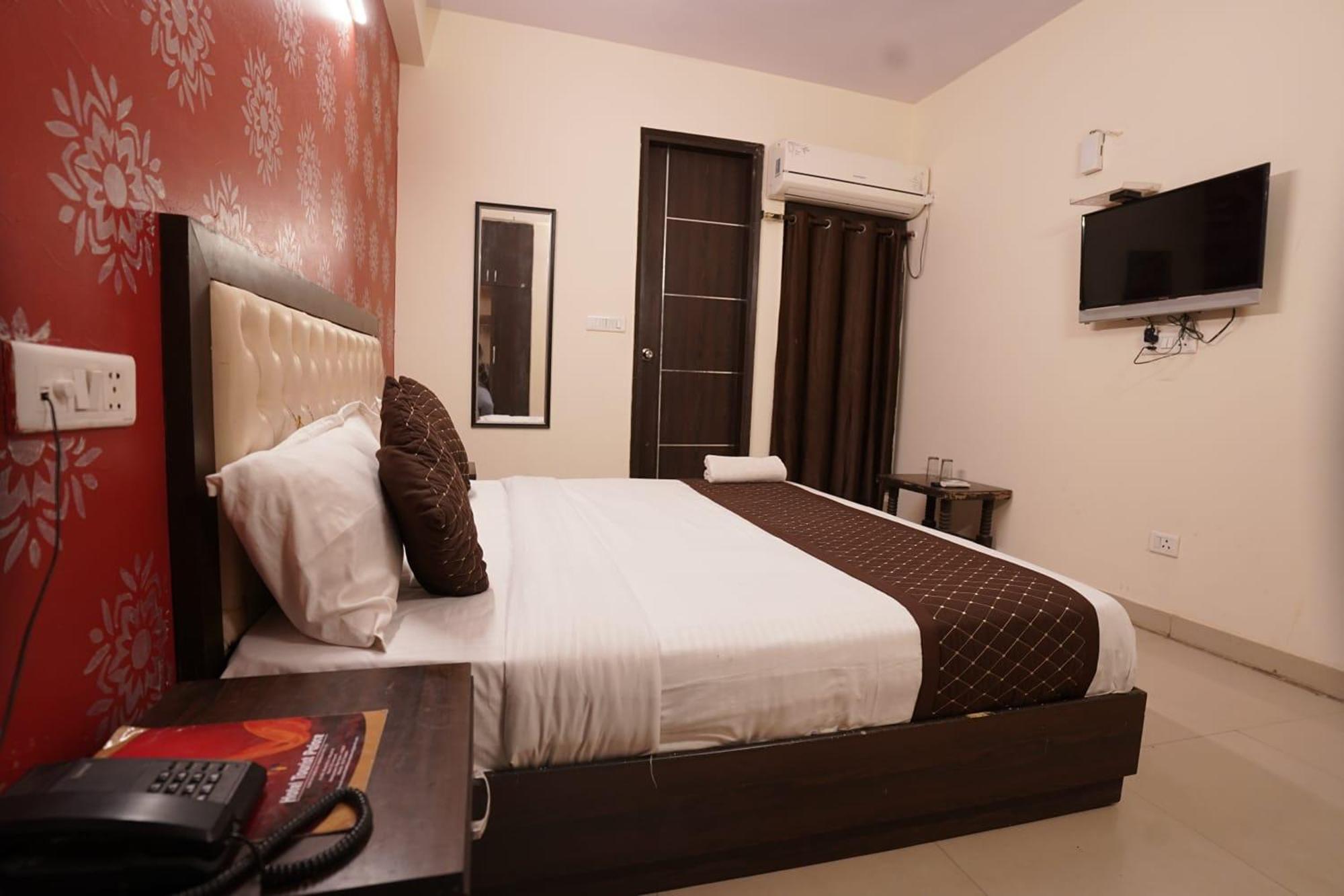 Hotel Tourist Palace New Delhi Buitenkant foto