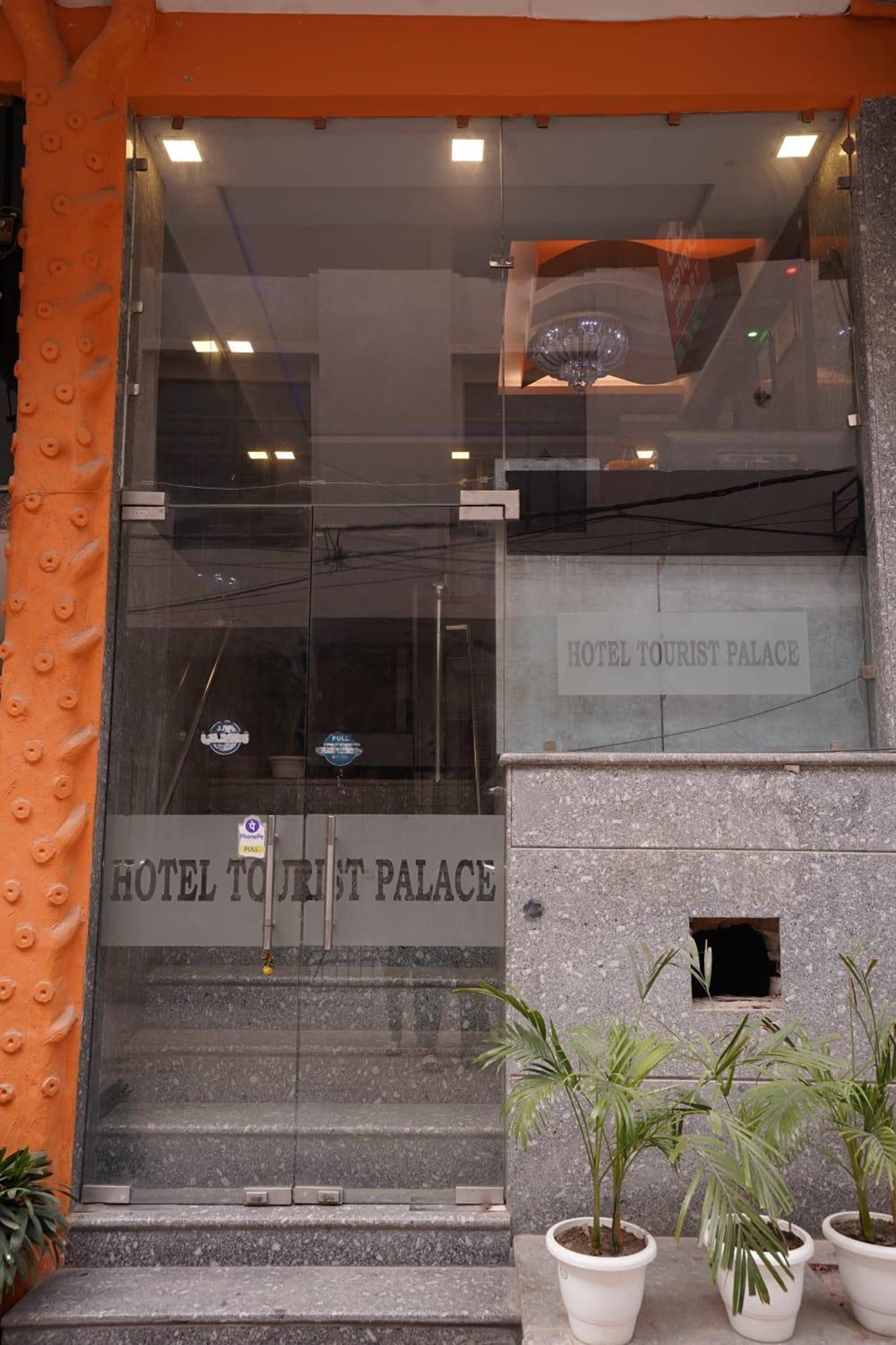 Hotel Tourist Palace New Delhi Buitenkant foto