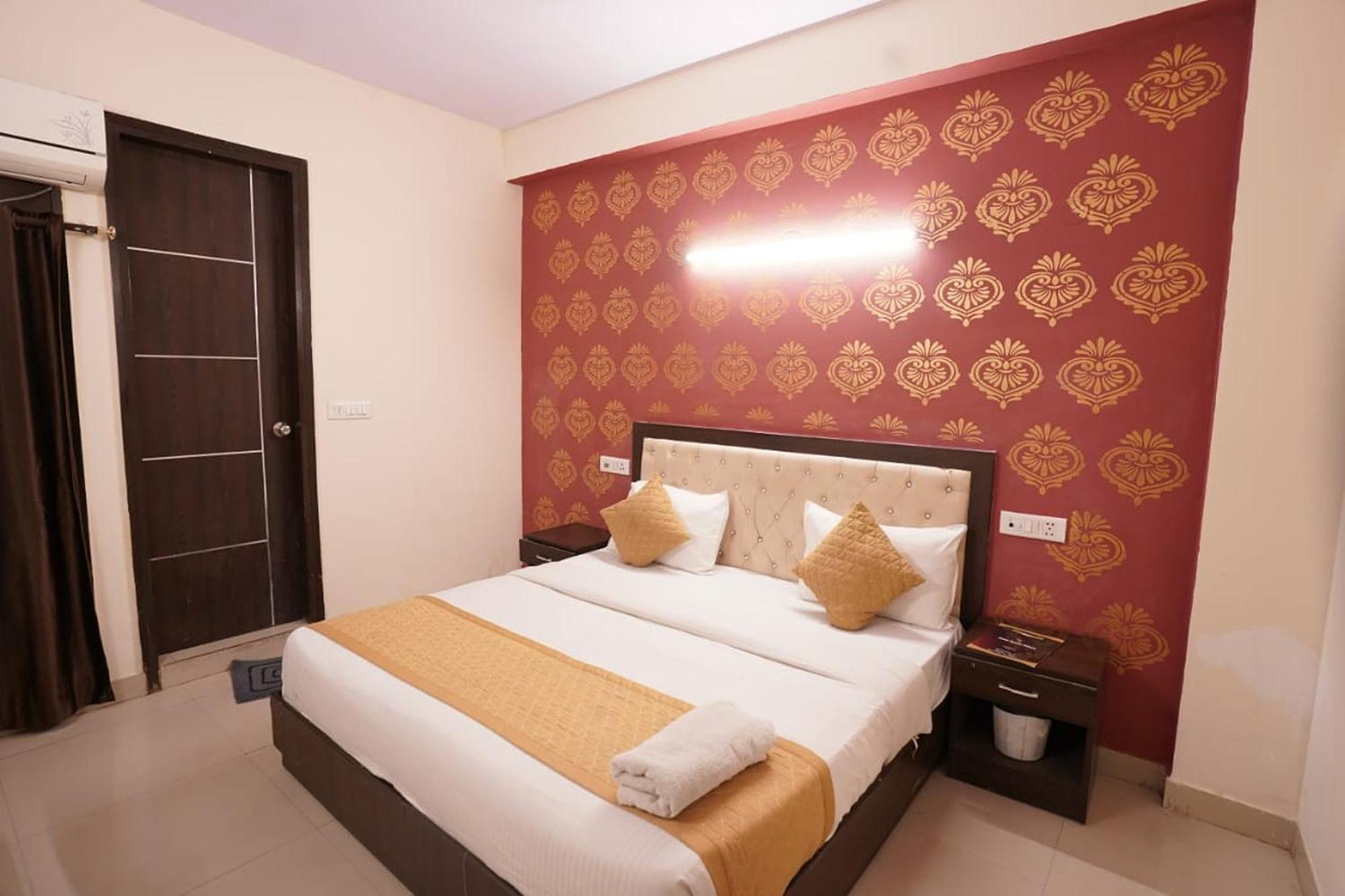 Hotel Tourist Palace New Delhi Buitenkant foto