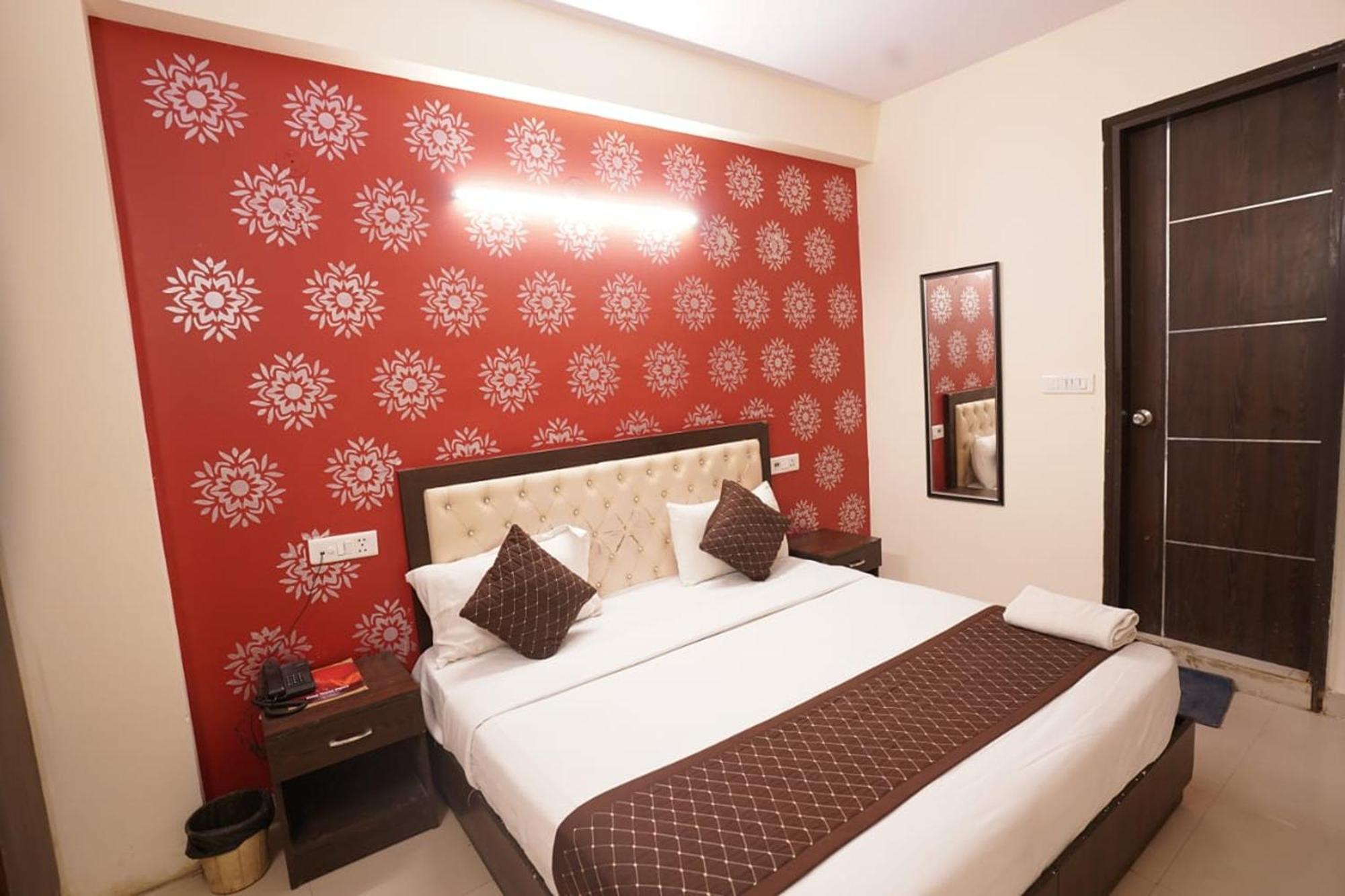 Hotel Tourist Palace New Delhi Buitenkant foto