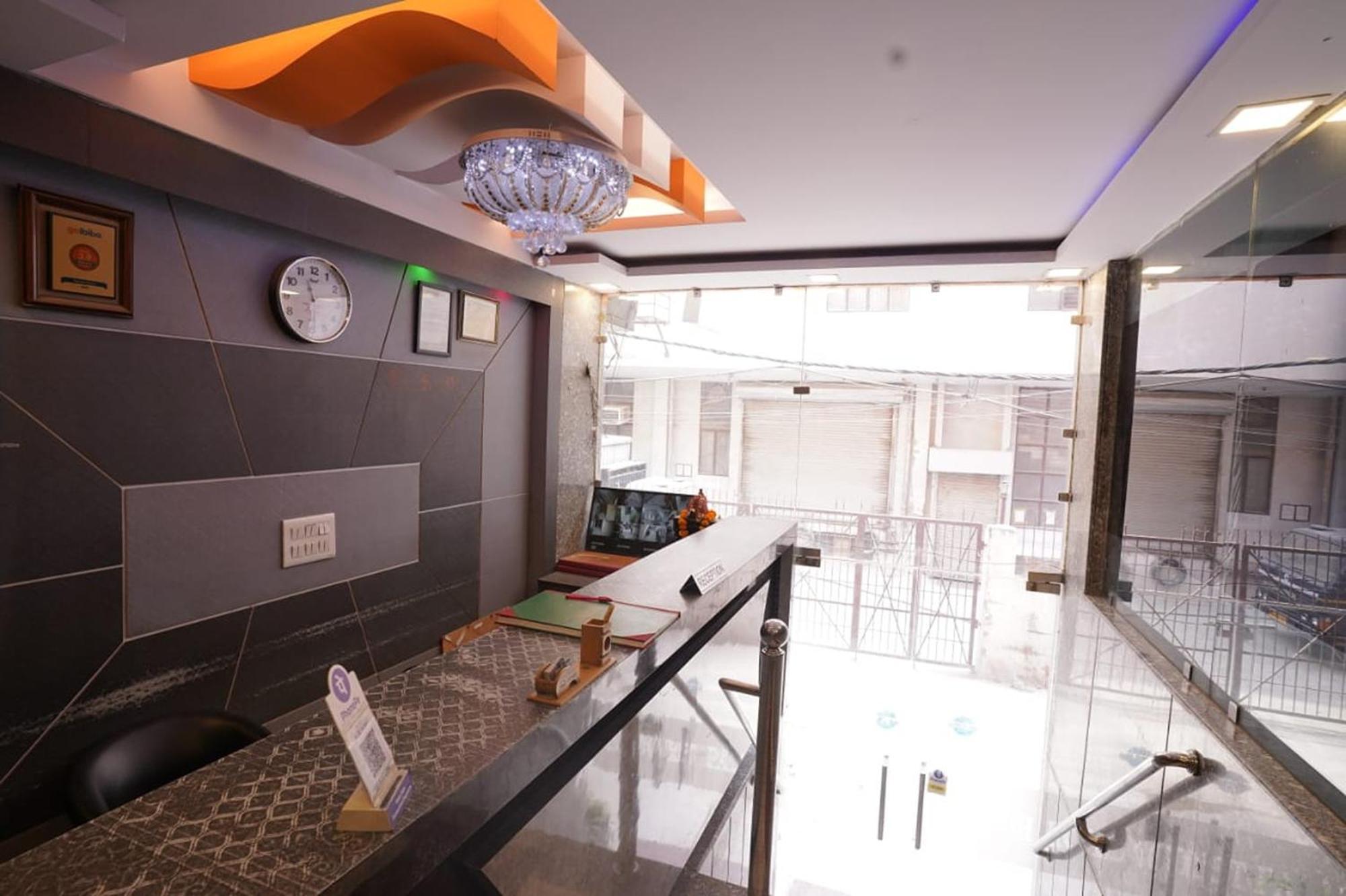 Hotel Tourist Palace New Delhi Buitenkant foto